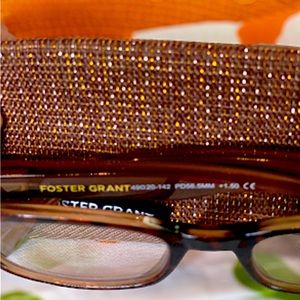 NWT Foster Grant Magnifying Reading Glasses, 1.5